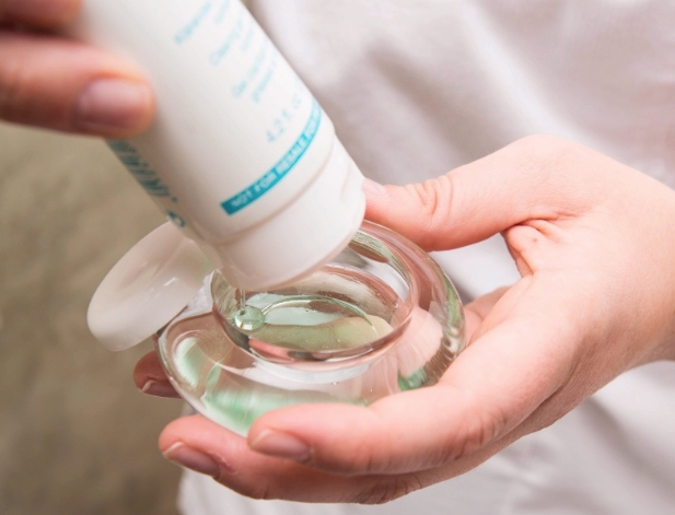 Tratamiento para un rostro, cuello y escote más hidratado, bronceado y vital