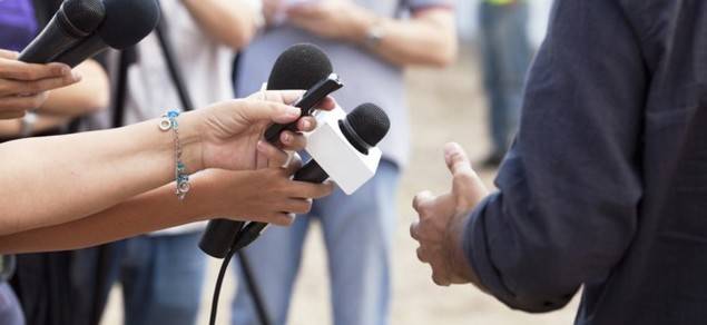 Política, periodismo, propaganda y espectáculo