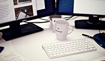 Cinco motivos de por qué monitorizar a la competencia