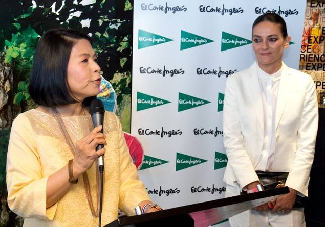 La embajadora de Tailandia junto a Laura Ponte.