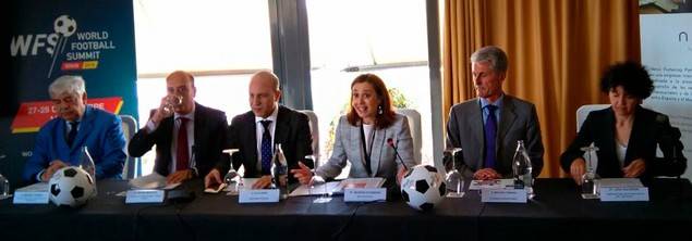 La industria del fútbol se cita en World Football Summit
