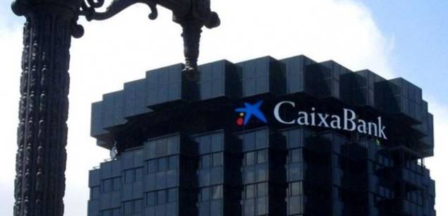 CaixaBank impulsa un plan para utilizar exclusivamente electricidad producida con energías renovables