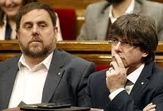 El complicado gobierno autónomo de Cataluña da muestras de huida hacia adelante.