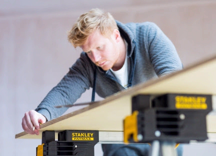 El caballete de metal plegable Stanley Fatmax Fms1-75763 ganador del Red Dot Design Award 2016