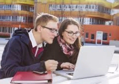 7 de cada 10 jóvenes entran en el círculo de los “Mil Cursos y Masters” por no encontrar trabajo