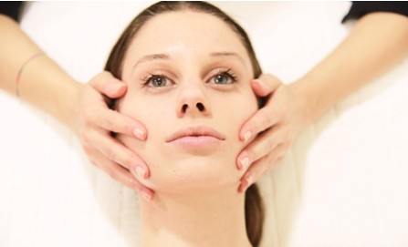 Peeling facial biorevitalizante con inducción de colágeno