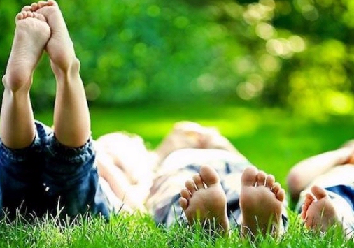 Uno de cada dos niños españoles pasa menos de una hora al día al aire libre
