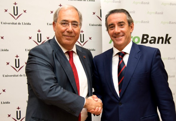 El director general de CaixaBank, Juan Alcaraz, y el rector de la Universidad de Lleida, Roberto Fernández.