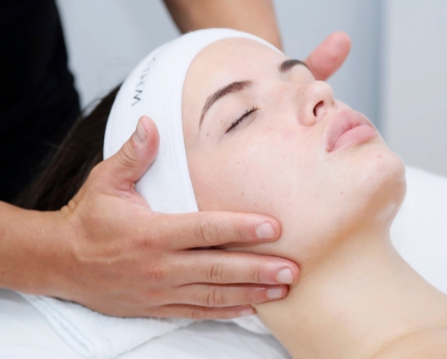 El poder las aguas termales en la cosmética facial