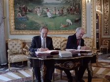 Firma Cámara y Media Markt