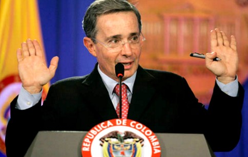 Álvaro Uribe y su afan de volver al poder