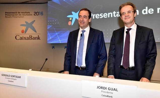 Jordi Gual, presidente de CaixaBank y Gonzalo Gortázar, consejero delegado de CaixaBank.