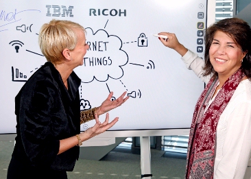 Ricoh e IBM revolucionan las reuniones corporativas con la primera pizarra interactiva cognitiva