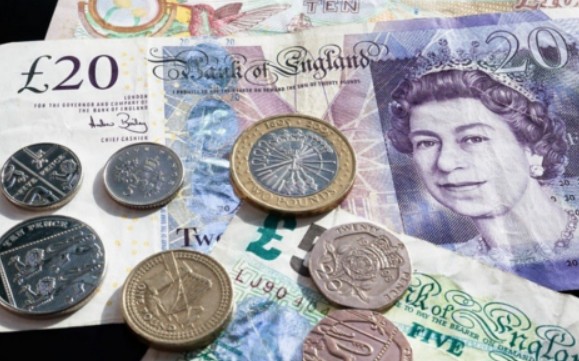 Existen 20.000 británicos residentes en España afectados por las cláusulas suelo