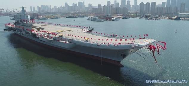 China bota su primer portaaviones de fabricación nacional