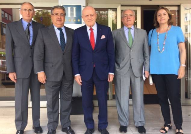 La Mesa del Turismo se reúne con el ministro del Interior