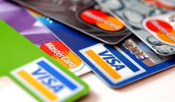 ¿Salen perjudicados los ‘millennials’ por miedo a utilizar las tarjetas de crédito?