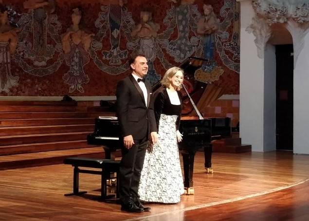 El Palau de la Música se rinde al arte de Carles & Sofia piano duo