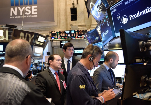 El euro y las tensiones geopolíticas dejan al Ibex por debajo de los 10.200 puntos