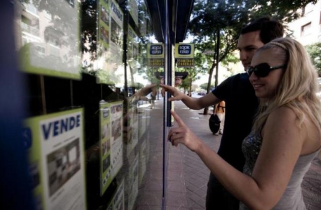 Seis de cada diez jóvenes espera comprar una casa antes de los 35 años