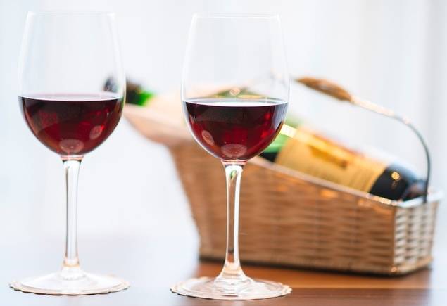 Retrasar el envejecimiento, prevenir la demencia o reducir el riesgo de diabetes, algunos beneficios que aporta el vino tinto