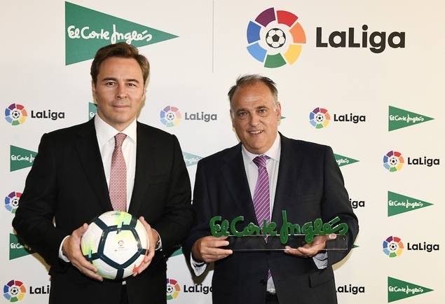 Dimas Gimen, presidente de El Corte Inglés, y Javier Tebas, presidente de LaLiga.