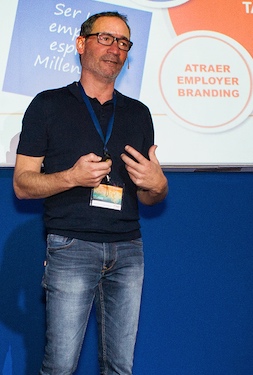 ean Louis Mayor, Líder Marketing de Kiabi, durante su ponencia “Felicidad para llevar puesta” en CEC 2017.