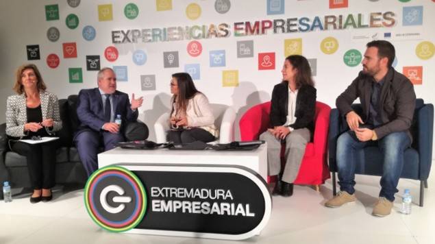 La Fundación Caja de Extremadura fomenta el debate sobre los retos y dificultades de los emprendedores