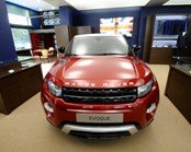 Land Rover España presenta la primera sastrería de coches del mundo