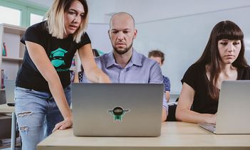 Barcelona y Málaga contarán con una escuela de programación internacional