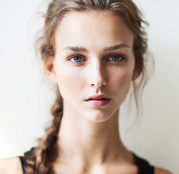 Cómo rejuvenecer el contorno de los ojos