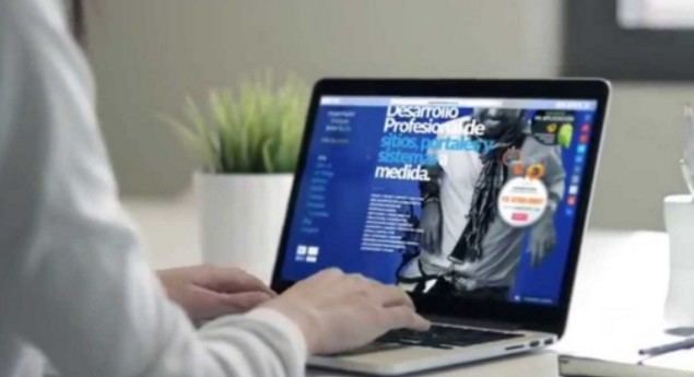 El sueldo de un desarrollador web con un año de experiencia se sitúa por encima de la media salarial