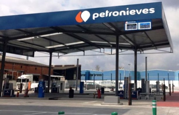 Petronieves abre nueva gasolinera en Sitges