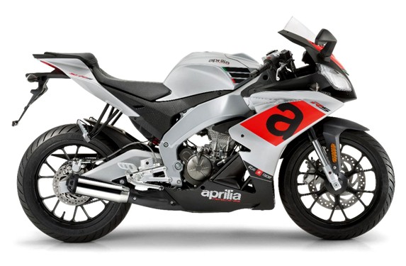 Aprilia pone en el mercado dos “deportivas” para iniciar a los usuarios más jóvenes