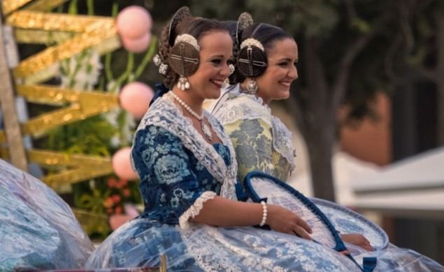 Fallas: cada visitante se gastará al día entre 120 y 200 euros