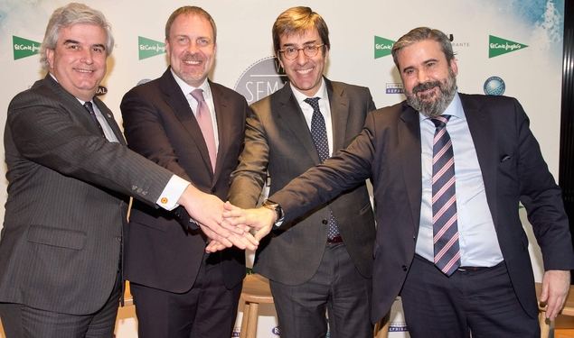 De izda a dcha: Gonzalo Babé, director de Relaciones Institucionales de El Corte Inglés; el Excelentísimo Señor Don Kristján Andri Stefánsson, embajador de Islandia en España; Juan Ignacio Monfort, director general de Copesco; Juan Merino, responsable Trade Marketing de Hostelería de El Corte Inglés.