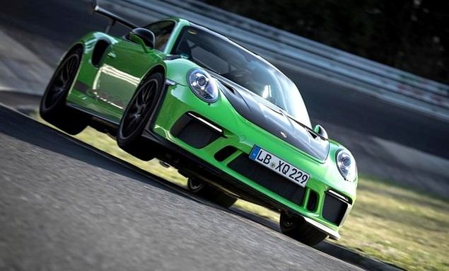 El nuevo 911 GT3 RS “vuela bajito” en el circuito Nürburgring-Nordschleife