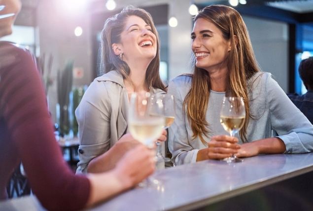 El 45,8% de los jóvenes elige el vino blanco