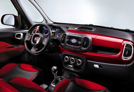 Bellísimo interior del nuevo Fiat 500 L.
