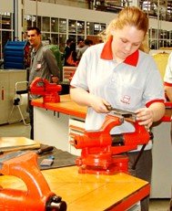 SEAT implanta el sistema de formación profesional dual