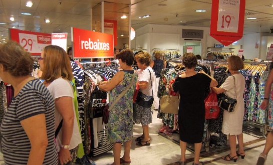 La campaña de rebajas de verano generará casi 180.000 nuevos empleos, un 9% más que en 2017