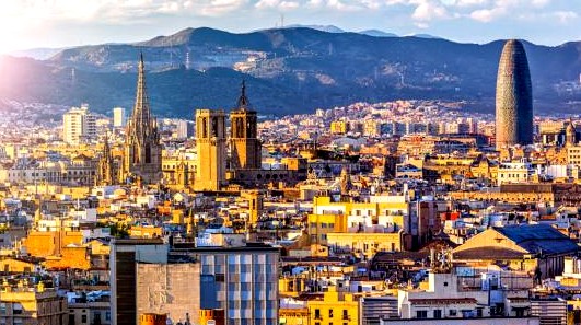 El verano en España estará marcado por los apartamentos turísticos y un mayor gasto familiar