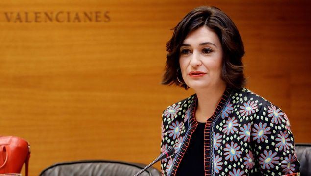 Carmen Montón, actual ministra socialista de Sanidad, a la que se pide la dimisión por su 'caso Cifuentes'.