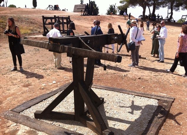 Decenas de máquinas de asedio fielmente reproducidas pueden verse en este parque único en el mundo.(Foto:  © 2018 El Mundo Financiero)
