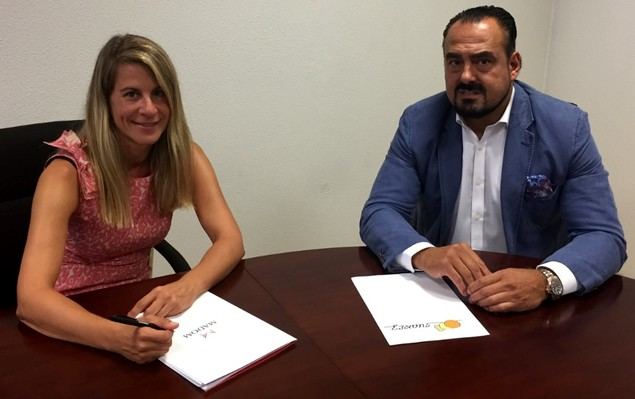 En la imagen, Ana Molina junto a Andrés Suárez, CEO de Frutas Molina durante un momento de la entrevista.