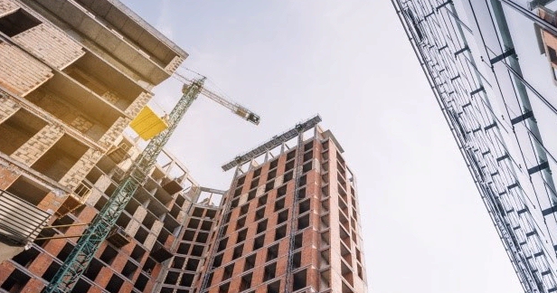 El precio de la vivienda en España subió un 4% en el tercer trimestre hasta los 1.680 euros/m2