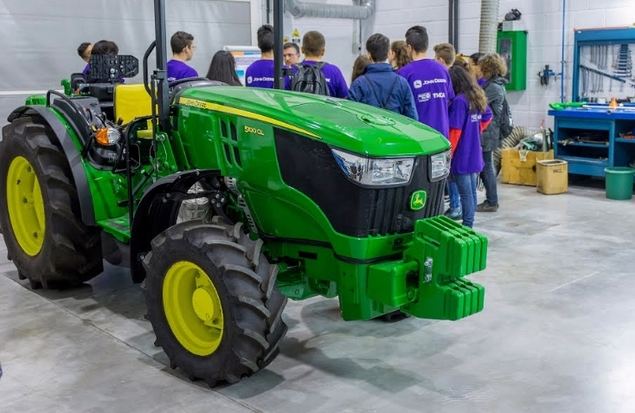 John Deere y United Way impulsan el programa “Youth Challenge” para reducir el abandono escolar de jóvenes en riesgo de exclusión