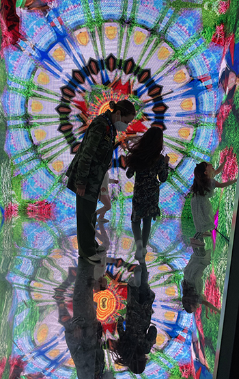 Plan cultural en familia en el museo Velázquez Tech, el mejor regalo