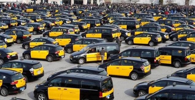 El conflicto entre el Taxi y las VTC revela la incompetencia de los populistas y separatista que mal gobiernan Barcelona y Cataluña
