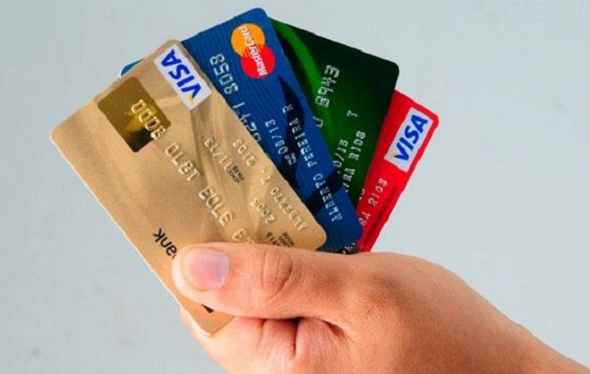 Tu tarjeta de débito también puede devolverte dinero por tus compras